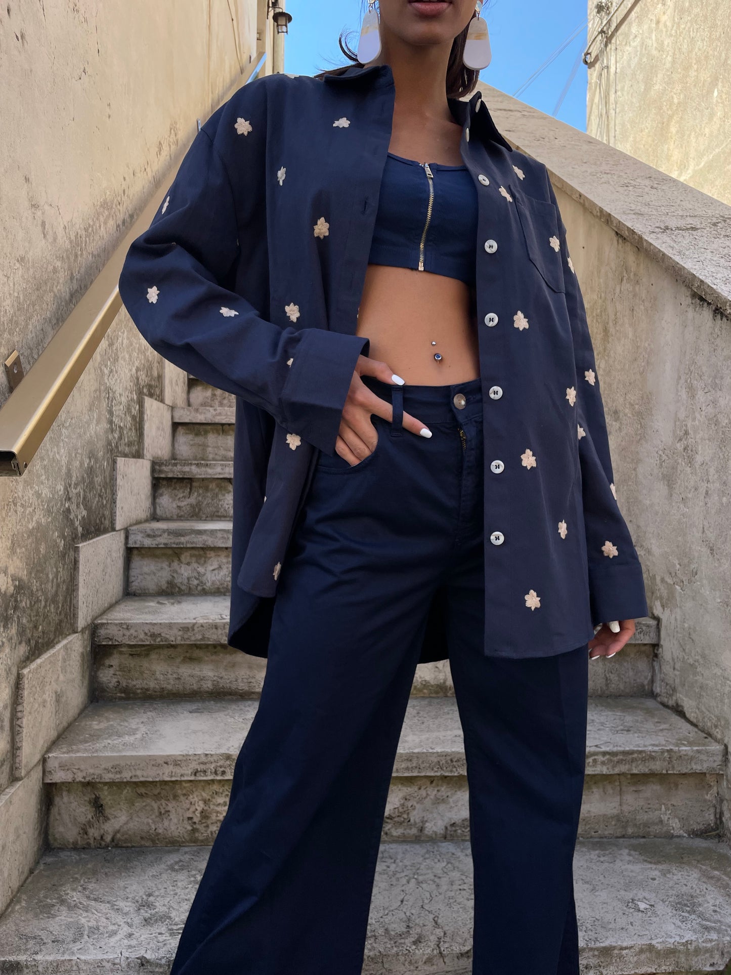 Camicia navy ricamata