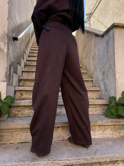 Pantalone carrot in Suede