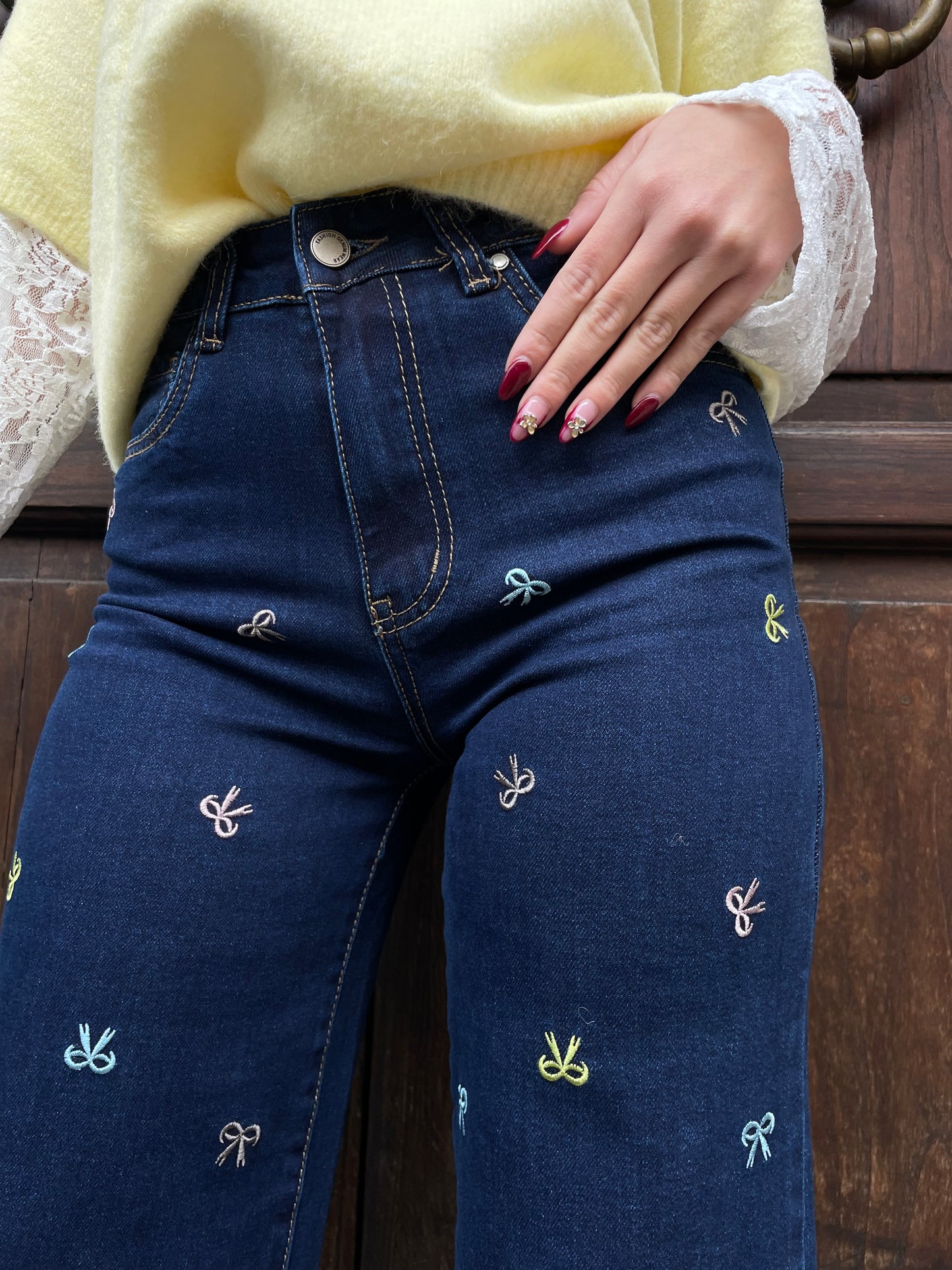 Jeans fiocchettò